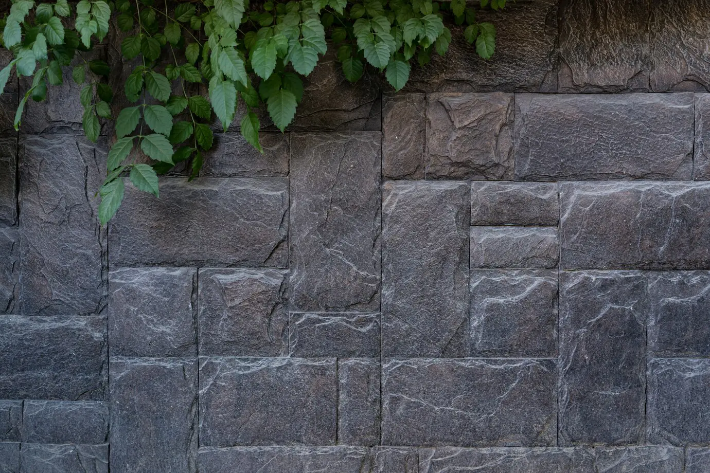 Stone That Breathes: Why Natural Stone Cladding is Perfect for Indian Summers